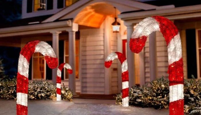 Candy Cane Outdoor Decor Ideas