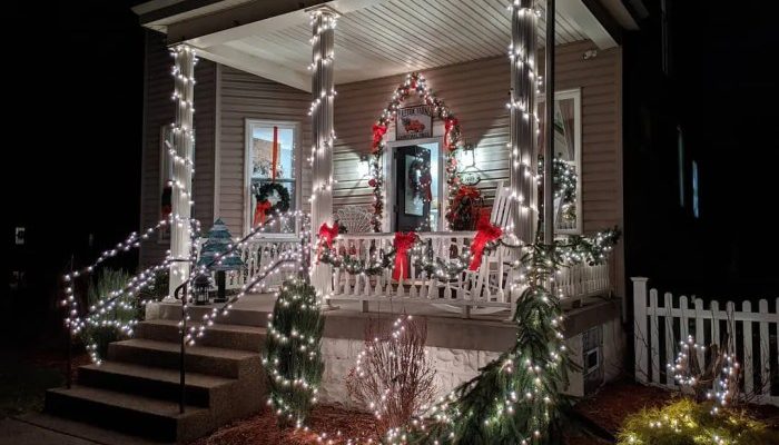 White Christmas Outdoor Decor Ideas